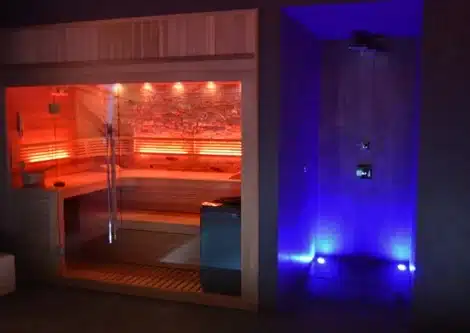 Aqua Lounge