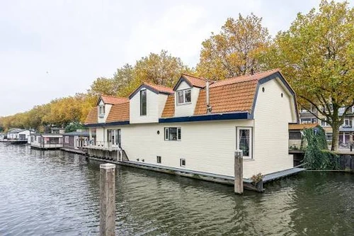 B&B Houseboat Elselina