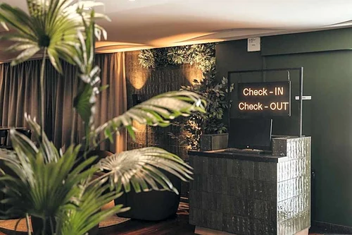 ECU Hotel - Different Hotels Genk