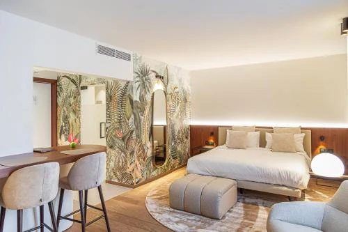 HasHotel