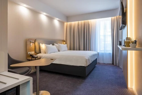Holiday Inn Express Brussels - Airport by IHG