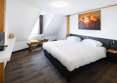 Hotel Blooker