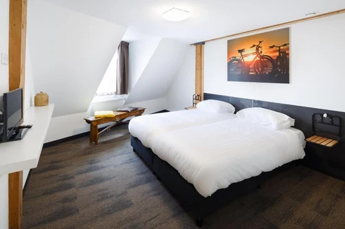 Hotel Blooker