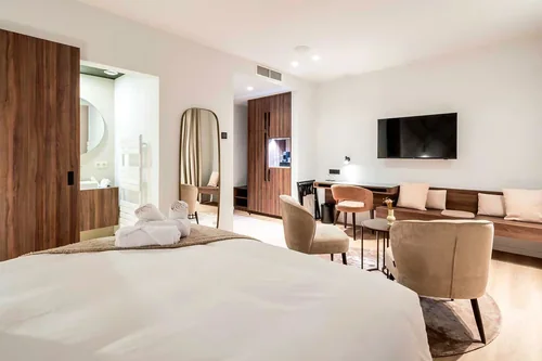 One Two Four Hotel Gent