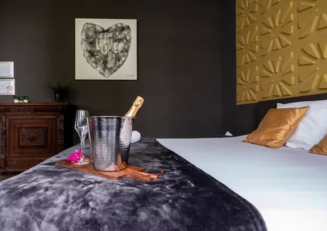 Roomotel