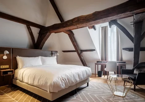 Sapphire House Antwerp, Autograph Collection