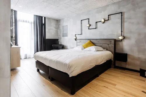 Upstairs Hotel