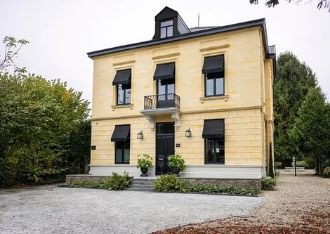 Villa V