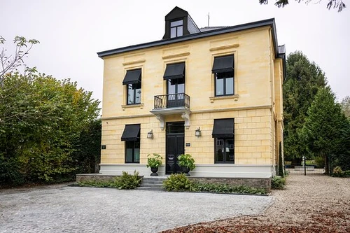 Villa V